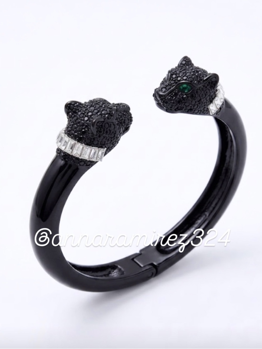 NWT ⚜️🖤⚜️ Betsey Johnson Black Panther Bracelet